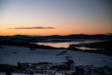 Obraz premium sunrise over the lake