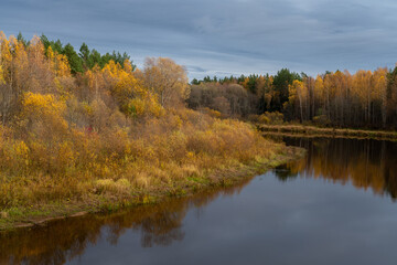 Fototapeta na wymiar Autumn on the banks of Gauja