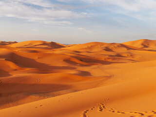 Fototapeta na wymiar Serene view of beautiful Sand dunes of the Sahara desert, Morocco