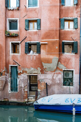 Fototapeta na wymiar Venice canalscape as an idyllic place for love