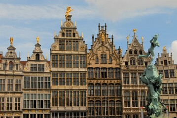 Fototapeta na wymiar the architecture and main plaza of Antwerp, Belgium