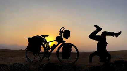 world tour by bike, travel, and movements that are full of motivation and dynamism that impress...