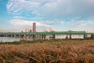 Scenery around the Han River in Seoul.