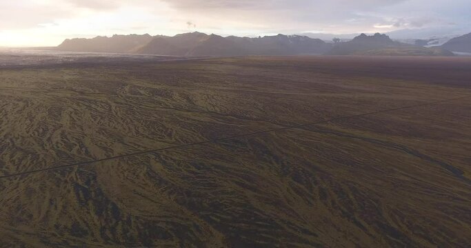 Immense plaine de poussi&egrave;re volcanique