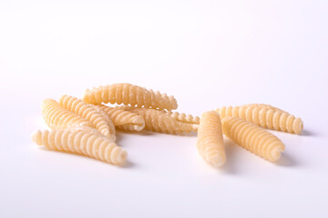 Gnocchi  tipica  pasta sarda su fondo bianco 
