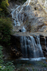 Fototapeta na wymiar 美しい滝　姥ヶ滝