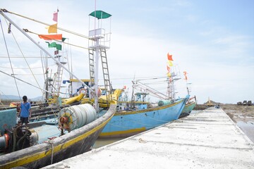 Fototapeta premium fishing boats in port