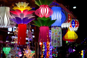 Kolkata Ezra Street is famous for light market where you can find various derocation for diwali celebratio