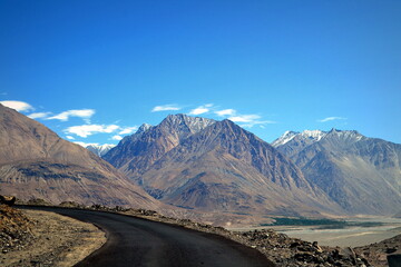 Fototapeta na wymiar leh ladakh mountains landscape 