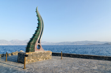 Octopus monument in the coast city of Crete