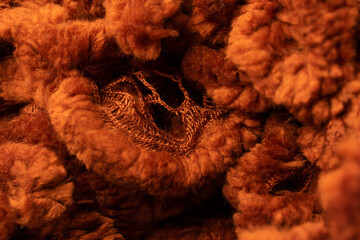 laine moelleuse et dentelle rouille pour crochet ou tricot