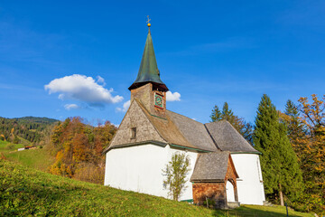 Fototapeta na wymiar Kirche - St. Leonhard - Liebenstein - Bad Hindelang - Kapelle