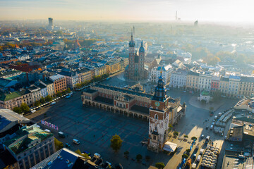 Naklejka premium Old city center view in Krakow. Central market square in Wroclaw Poland with old colourful houses. Krakow Market Square from above, aerial view of old city center view in Krakow. Medieval city center.