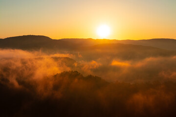 Fototapeta na wymiar Niebla al amanecer. Cardona. Provincia de Solsones. Catalunya