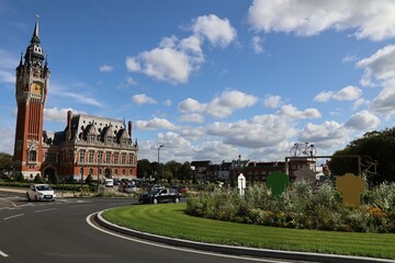 La mairie et le beffroi, vus de l'extérieur, ville de Calais, département du Pas de Calais, France