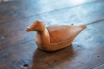 duck-formed wooden box