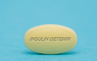 Obraz na płótnie Canvas Insulin Detemir Pharmaceutical medicine pills tablet Copy space. Medical concepts.