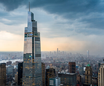 New York City, United States - September 18, 2022. Vintage View Of A Skyscraper Tower In A Light Haze Of Fog