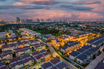 Fototapeta na wymiar Bangkok cityscape from top eye view after sunset