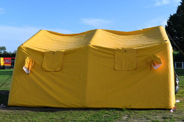 Picture of a tent frequently used in the deployment of rescue teams in the event of a natural disaster or to set up migrant camps close to european borders.