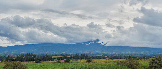 Fototapeta premium panoramico, nubes, ameca, arbol