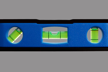 Bubble level with three elements