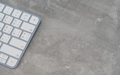 Fototapeta premium Keyboard shortcuts to quickly lock the device. on the marble background