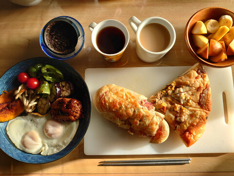 A breakfast, the morning set / 洋風モーニングセット（パン食）