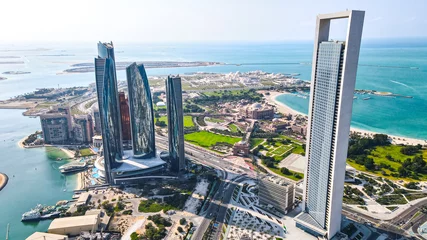 Crédence de cuisine en verre imprimé Abu Dhabi High view of Abu Dhabi city 