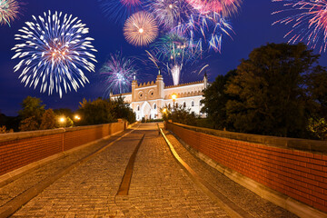 New year celebrate fireworks over Royal Castle in Lublin. Poland, Europe - obrazy, fototapety, plakaty