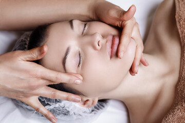 Anti-aging massage, anti-wrinkle treatment, facial skin care - 541208281