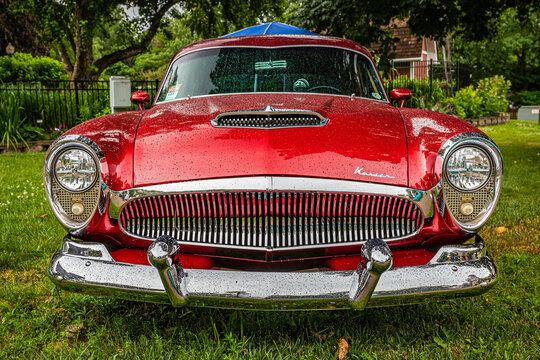 1954 Kaiser Manhattan 2 Door Sedan