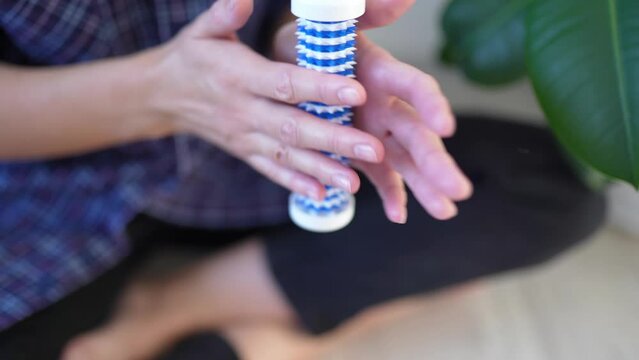needle massager roller for hands and feet.  sujok teratiya 
