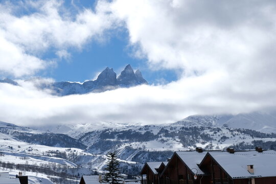Montain under snow