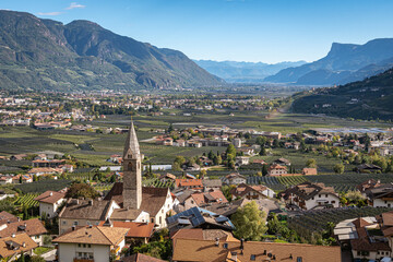 The town of Lagundo or Algund near Merano or Meran in the mountains in Etsch Valley in South Tyrol, Sudtirol, Trentino Alto Adige - obrazy, fototapety, plakaty