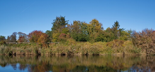 Blick auf Berlin, Ortsteil Schönow, von Teltow aus, im Vordergrund der Teltowkanal