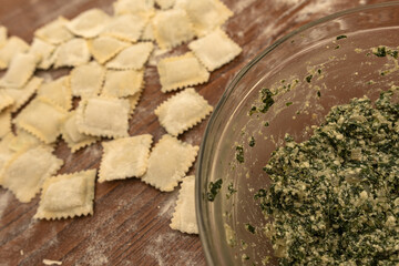 Ravioli de espinaca y ricotta caseros artesanales