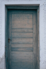 Die alte Tür aus Holz The old wooden barn door © Studio Eli