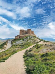 Paisaje del castillo de Consuegra, en Toledo. Espa&ntilde;a.