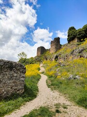 Paisaje primaveral de las ruinas de Riopar viejo en el nacimiento del Rio Mundo. Albacete. Espa&ntilde;a.