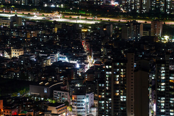Fototapeta na wymiar the night view of the city