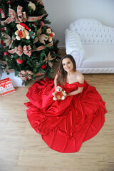 mulher linda de vestido vermelho natal