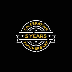 Obraz premium 5th years anniversary celebrating logo vector