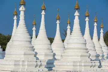 Fotobehang White Kuthodaw Pagoda © Fyle