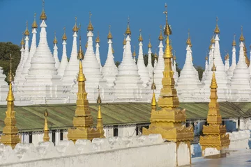 Foto op Aluminium White Kuthodaw Pagoda © Fyle