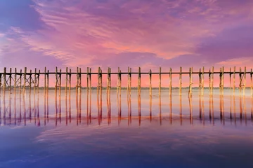 Foto op Plexiglas Fantasy sunset over U Bein Bridge in Myanmar © Fyle
