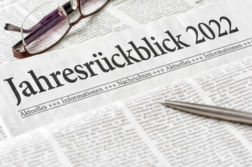Zeitung mit der Überschrift Jahresrückblick 2022 jahresrückblick 2022 2 - obrazy, fototapety, plakaty