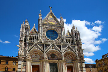 Fototapeta na wymiar Cattedrale Metropolitana di Santa Maria Assunta of Siena, Italy 