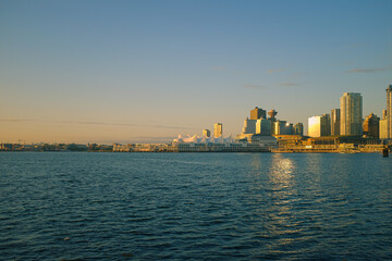 Obraz premium city skyline at dusk