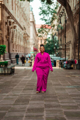 Fototapeta premium beautiful black girl traveling alone